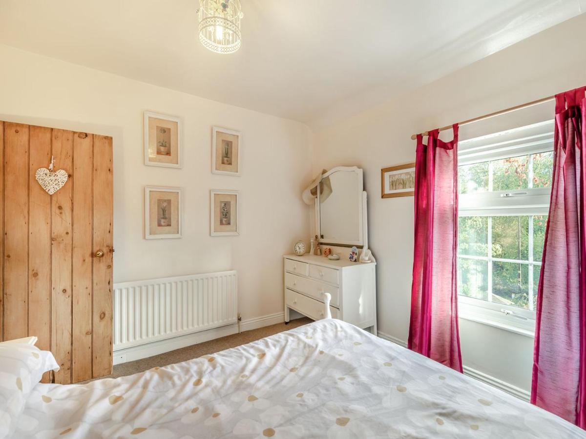 Daisy Cottage Лийк Екстериор снимка