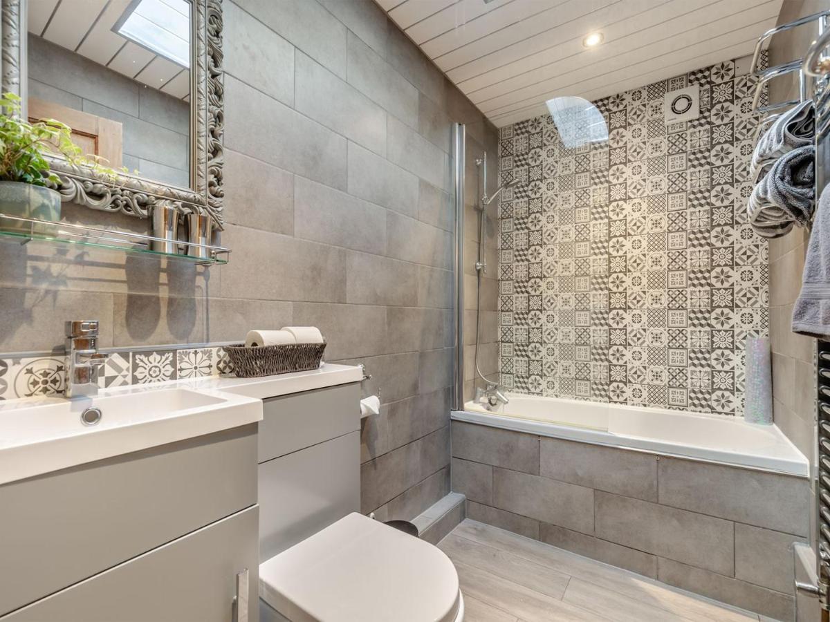 Daisy Cottage Лийк Екстериор снимка